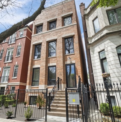 1834 N Hudson Ave Unit 2, Chicago, IL 60614