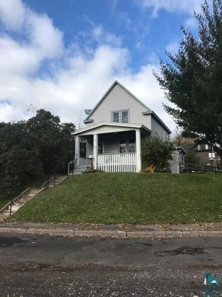 6403 Cody St, Duluth, MN 55807