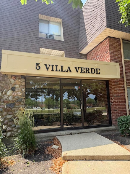 5 Villa Verde Dr Unit 207, Buffalo Grove, IL 60089