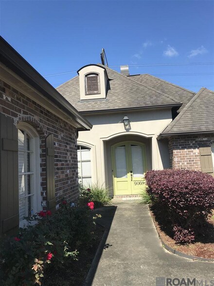 9068 Foxgate Dr, Baton Rouge, LA 70809