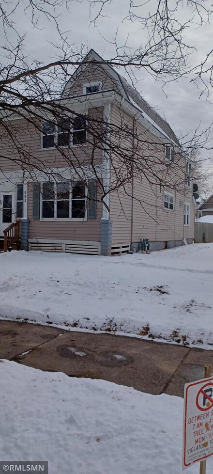 992 Reaney Ave, Saint Paul, MN 55106