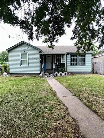 42 W Chalmette Cir, Chalmette, LA 70043