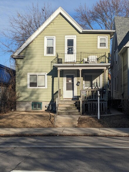 2856 N Holton St, Milwaukee, WI 53212