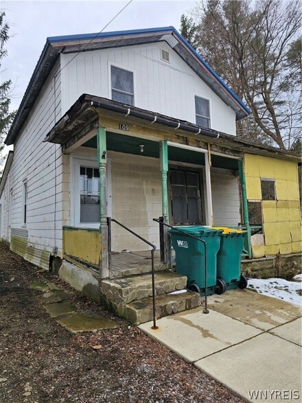 109 N Main St, Castile, NY 14427