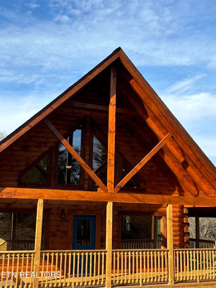 2112 Eagle Feather Dr, Sevierville, TN 37876