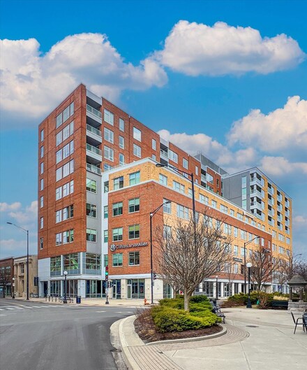301 N Neil St Unit 603, Champaign, IL 61820