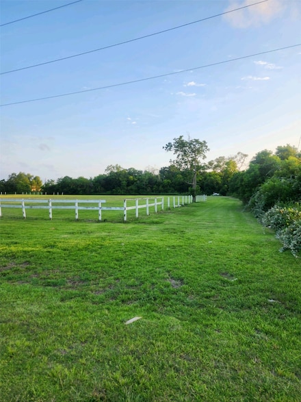 405 Strawberry St, League City, TX 77573