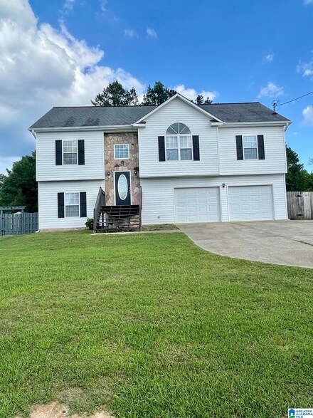 211 Lincoln Oaks Dr, Lincoln, AL 35096