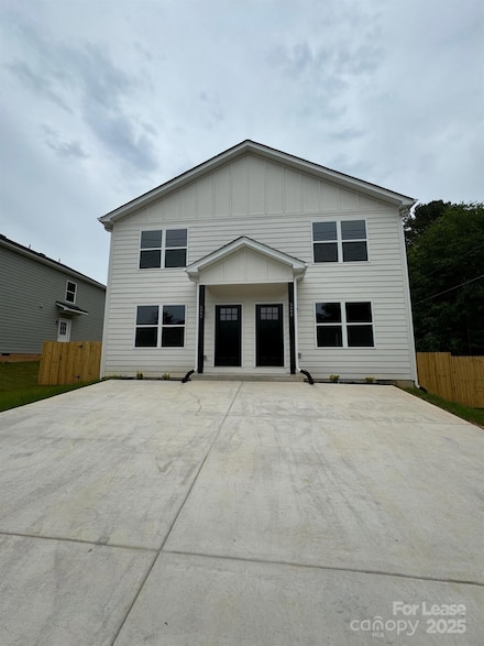 1004 20th St NE, Hickory, NC 28601