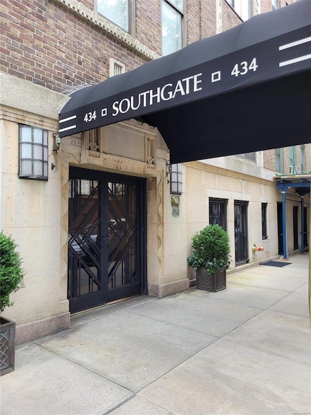 434 E 52nd St Unit 9A, New York, NY 10022