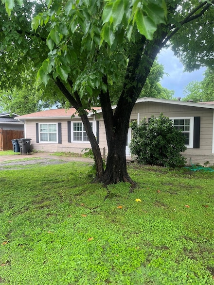 2500 Capri Dr, Fort Worth, TX 76114
