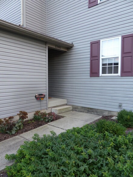 2246 Sandman Dr Unit 59E, Columbus, OH 43235