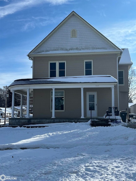 505 W Pershing Dr, Brooklyn, IA 52211