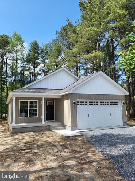 55 Jones St, Felton, DE 19943