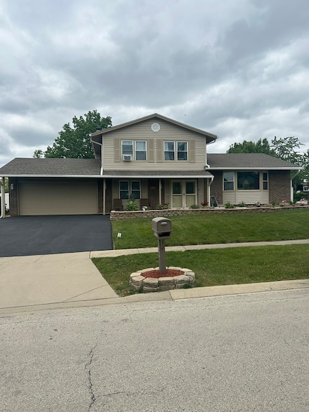 1507 Haise Ln, Elk Grove Village, IL 60007