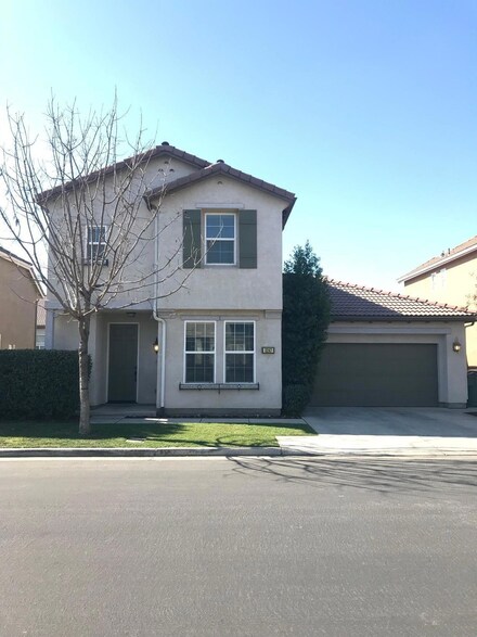 3247 N Memory St, Visalia, CA 93291