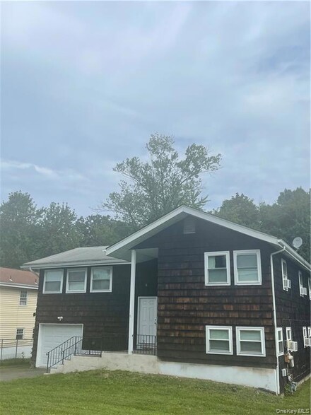 7 Brush Ct, Garnerville, NY 10923