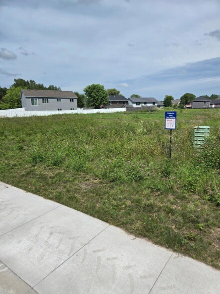24179 Polk St NE, East Bethel, MN 55005