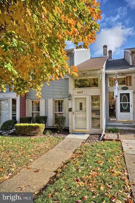 307 Lopax Rd, Harrisburg, PA 17112
