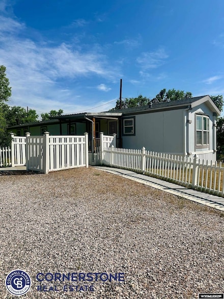 145 S 3rd Ave, Mills, WY 82604