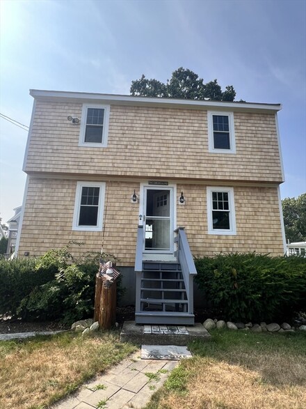 51 Penobscot Ave, Bourne, MA 02559