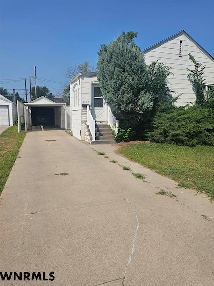 2528 Avenue F, Scottsbluff, NE 69361