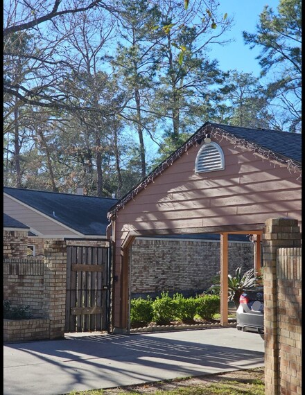 65 Wind Whisper Ct, Spring, TX 77380