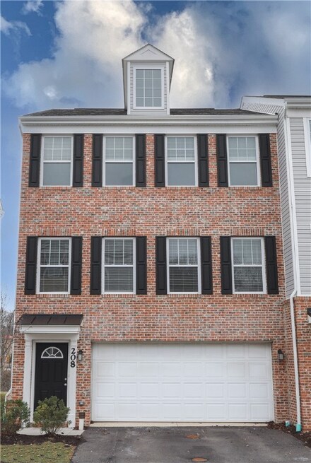 208 Faulk Dr, Warrendale, PA 15086