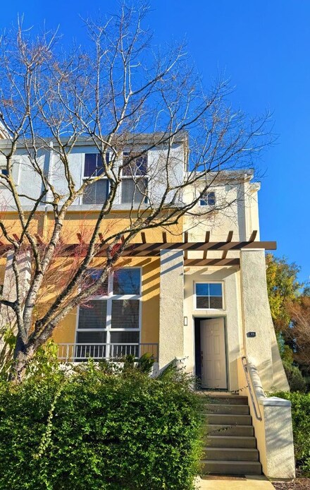 108 Montelena Ct, Mountain View, CA 94040