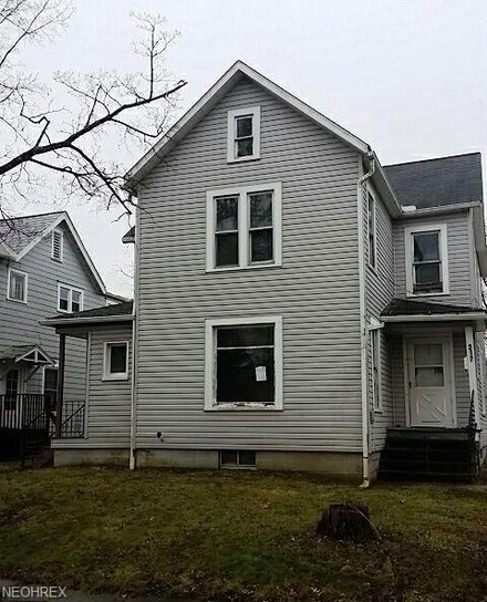 215 W Ohio Ave, Sebring, OH 44672
