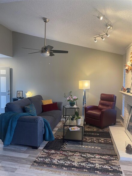 2106 Amesbury Dr Unit 219, Arlington, TX 76011