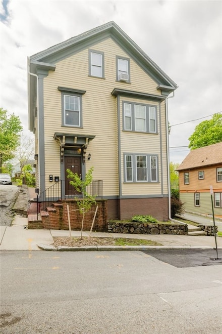 65 Evergreen St Unit 2, Providence, RI 02906
