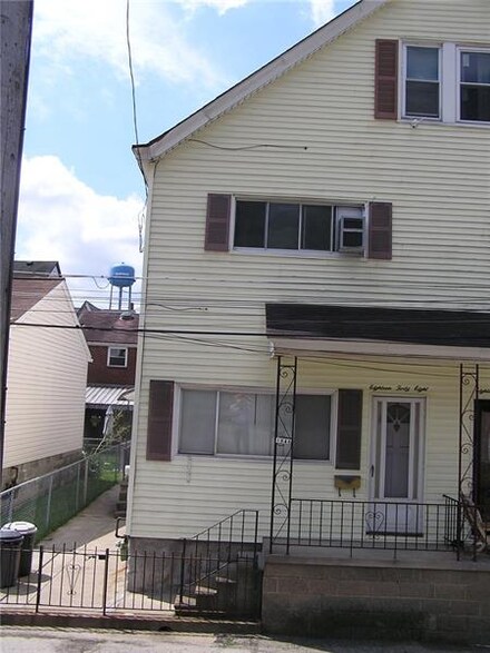 1848 Cecil St, Pittsburgh, PA 15215