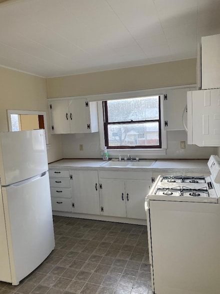 13806 Locust St, Murray City, OH 43144