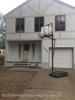 256 Lawrence Ave, Oakhurst, NJ 07755