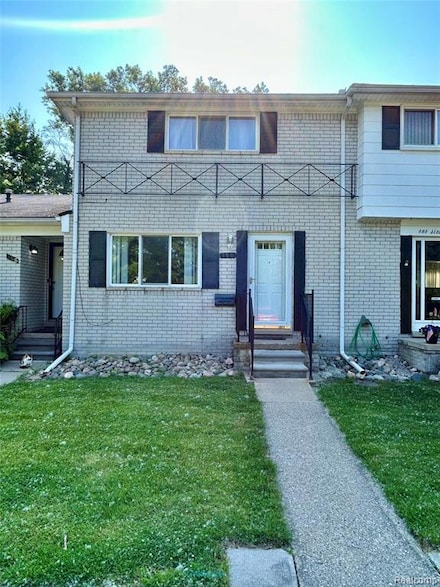 166 N Christine Cir, Mount Clemens, MI 48043