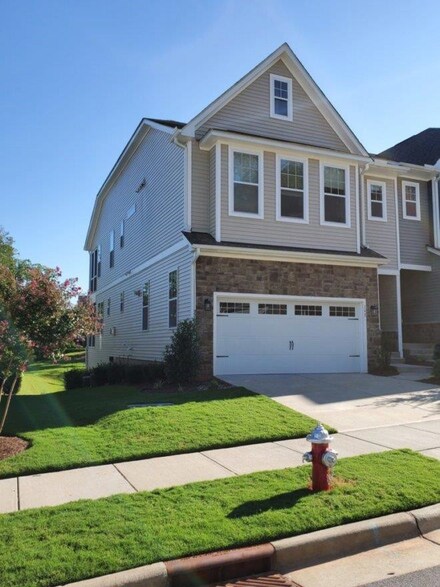 142 Wards Ridge Dr, Cary, NC 27513