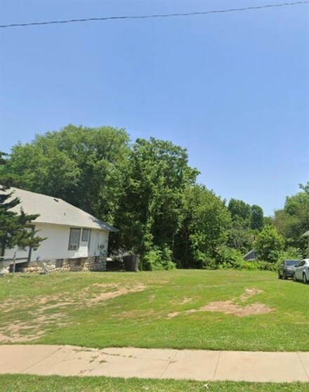 3733 Wayne Ave, Kansas City, MO 64109
