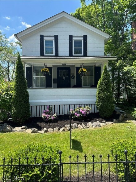 57 American St, Chagrin Falls, OH 44022