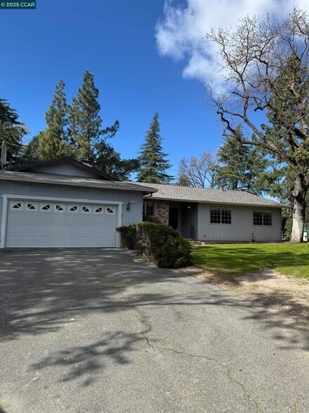 27 Crest Ave, Alamo, CA 94507