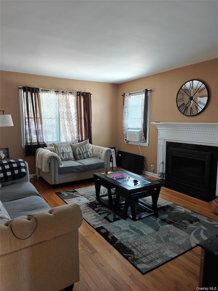 28 High Ave Unit 1st floor, Glen Cove, NY 11542