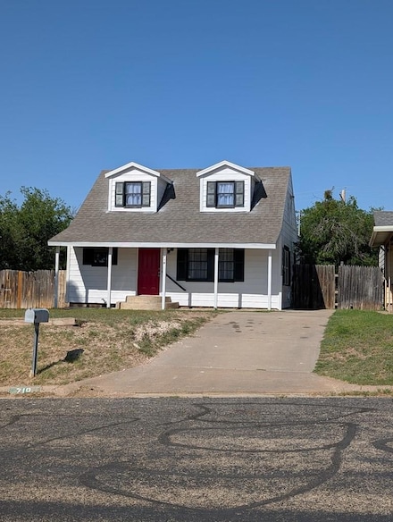718 N Adams St, San Angelo, TX 76901