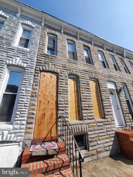 1169 Cleveland St, Baltimore, MD 21230