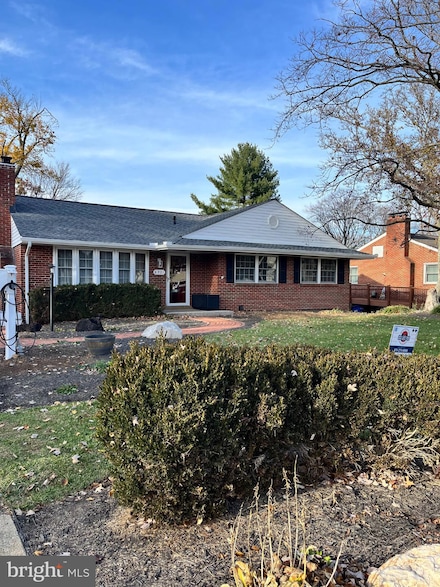 8921 N Westland Dr, Gaithersburg, MD 20877