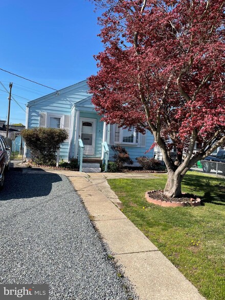 213 W Ayre St, Wilmington, DE 19804