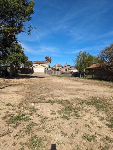 1427 Smokehouse St, Mesquite, TX 75149