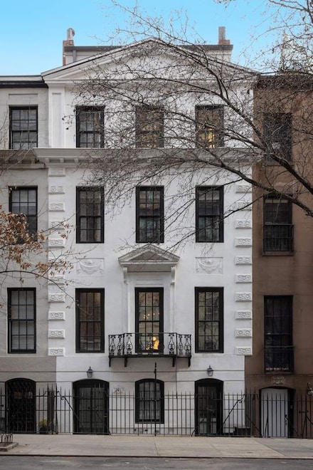 241 E 48th St, New York, NY 10017