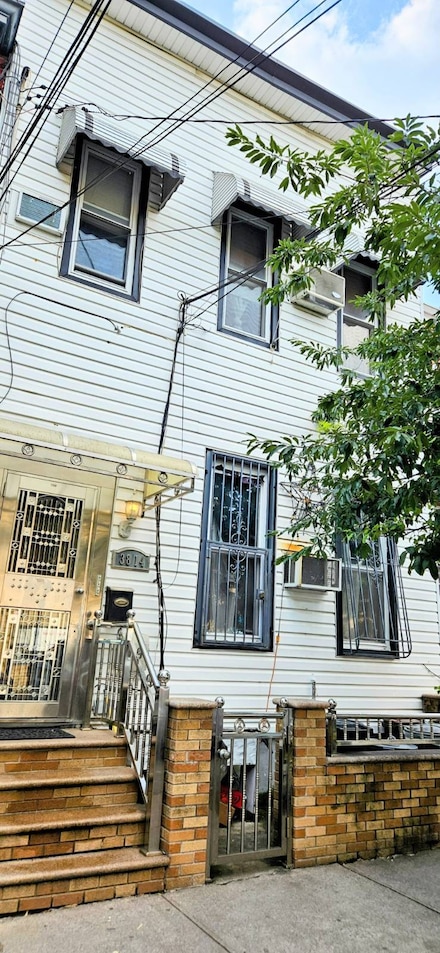 3814 27th St, Long Island City, NY 11101