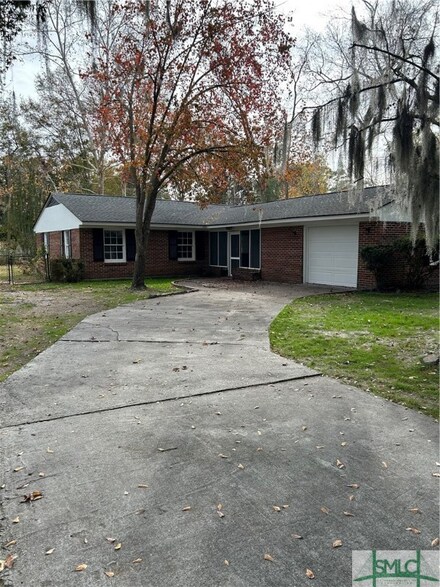 9243 Garland Dr, Savannah, GA 31406