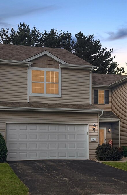 216 Sweetbriar Ct, Lowell, IN 46356